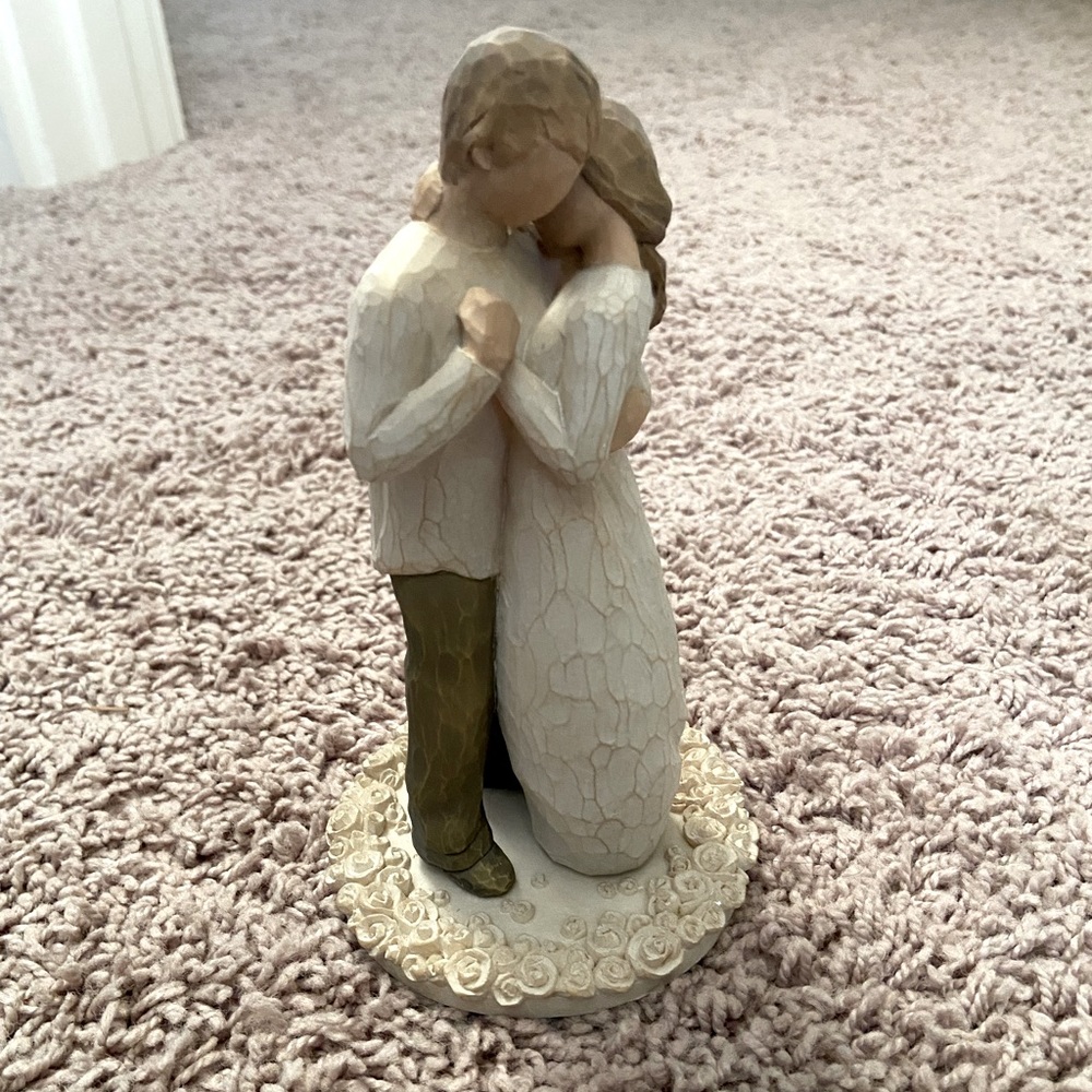 WillowTree Cake Topper #26189.